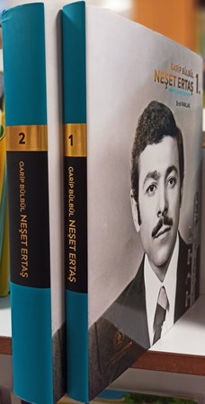 Garip Tarihi Neşet Ertaş 2 Cilt Hayatı-Sanatı-Eserleri